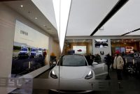 Samsung and Tesla Discuss Cooperation on Autonomous Technology (Reuters/Florence Lo)